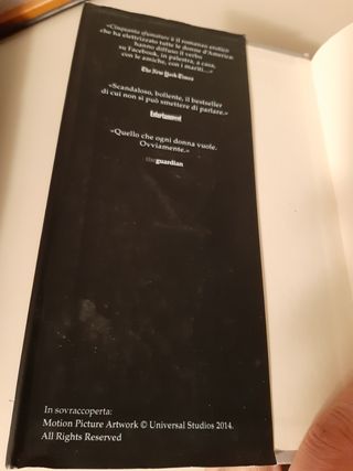 Libro "cinquanta sfumature di grigio"