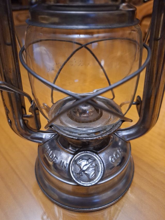 Antigüedades. Lámpara de petróleo. Mítica bat 158