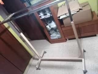 Burro/Perchero doble de tienda. estilo industrial