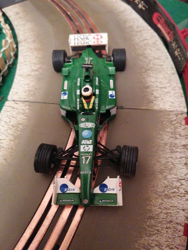 F 1 jaguar de la rosa