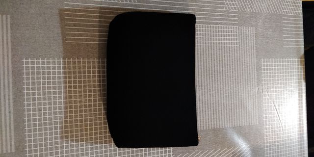 Bolso negro con cremallera