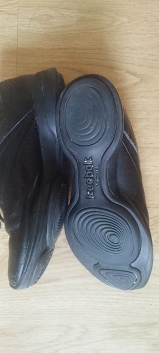 Zapatillas negras Reebok EASYSTONE 