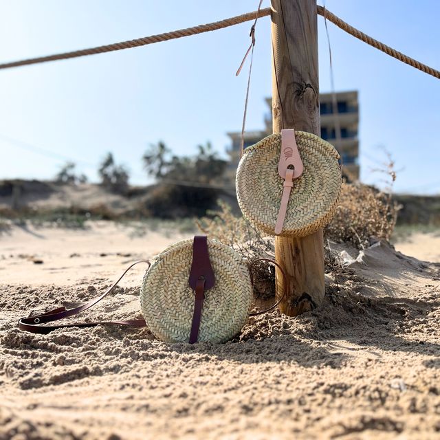 Bolso bandolera redondo trenzado para mujer palma
