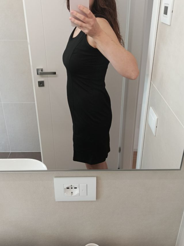 Tubino nero smanicato