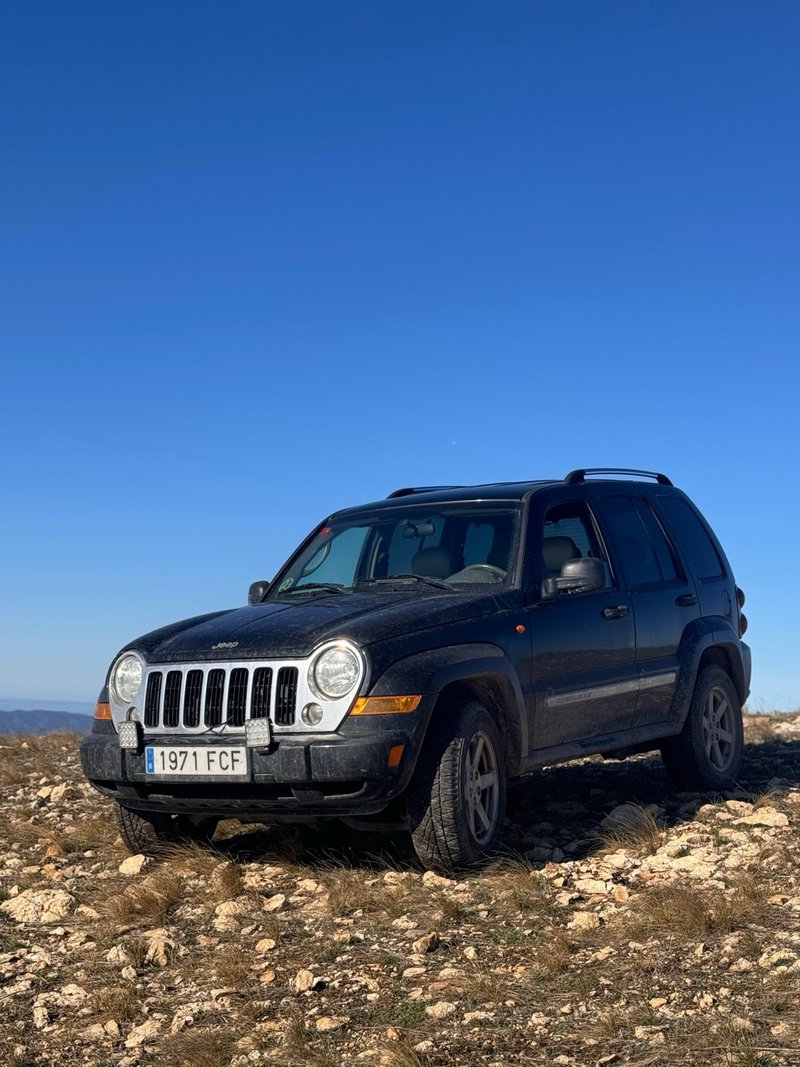 Jeep Cherokee 2006 - foto 1