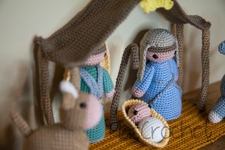 Portal de belén navideño amigurumi