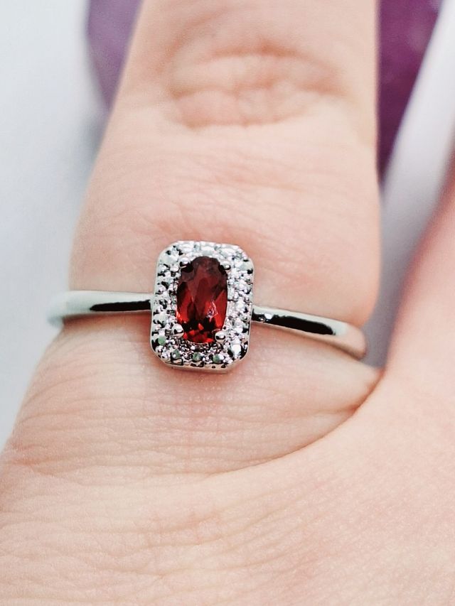 Anello in acciaio e Granato naturale ros