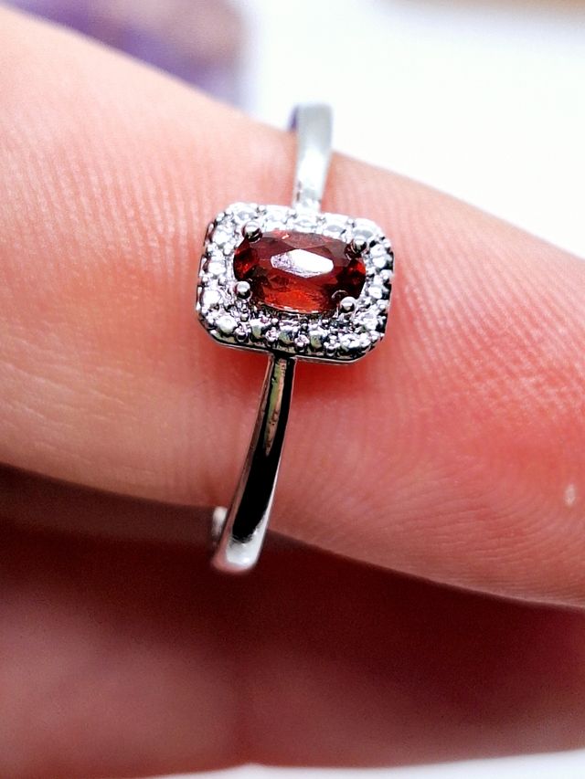 Anello in acciaio e Granato naturale ros