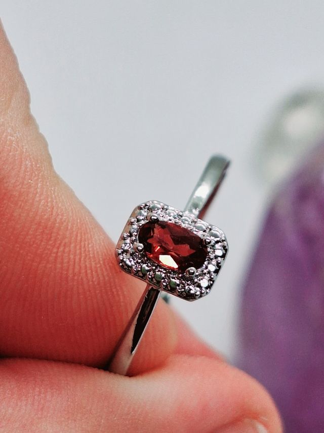 Anello in acciaio e Granato naturale ros