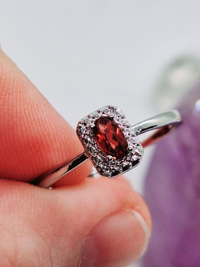 Anello in acciaio e Granato naturale ros