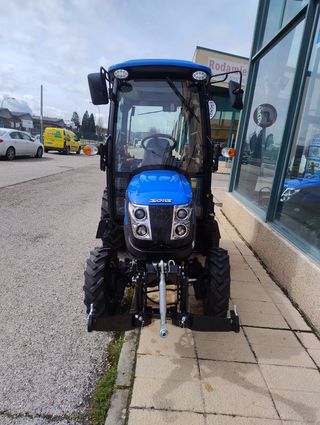 Mini tractor Solís 26 con cabina