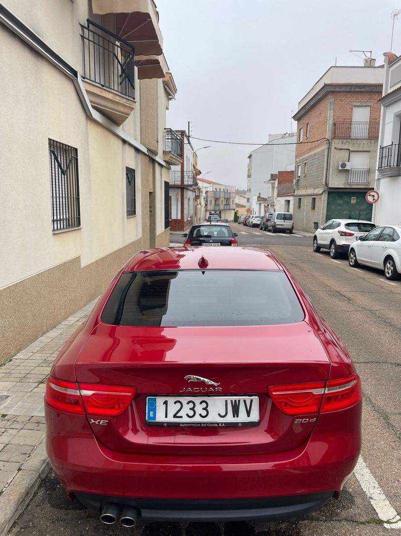 Jaguar XE 2017 - foto 1