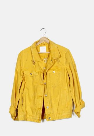 Cazadora amarilla zara
