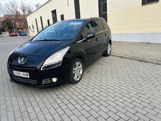 Peugeot 5008 2012