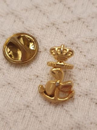 PINS INSIGNIA ALFILER OJAL / novedades