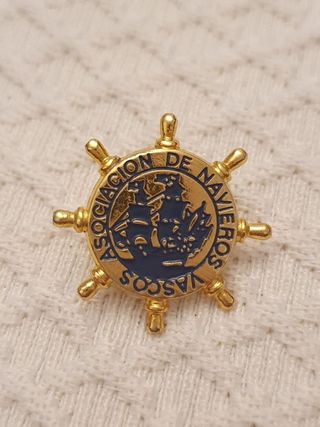PINS INSIGNIA ALFILER OJAL / novedades