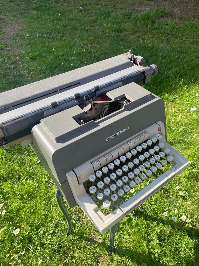 Macchina per scrivere OLIVETTI98