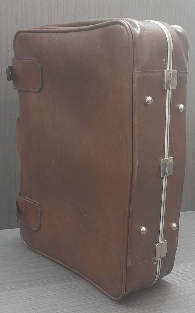 Maleta vintage de fuelle marrón oscura