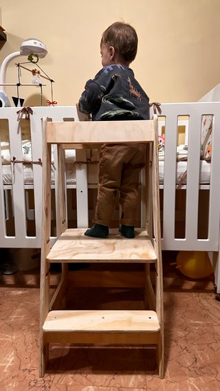 Silla infantil torre, trona montessori aprendizaje