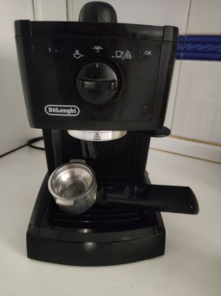 Cafetera DeLonghi, con regalo