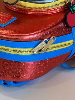 Mochila 50th Hello Kitty Sanrio Loungefly 26cm