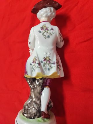 Dos figuras de cerámica clásicas