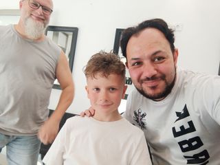 .busca trabajo barbero de hombres