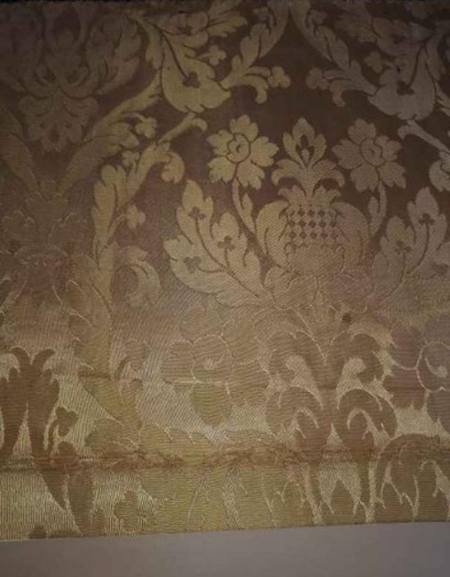 Escríbania del siglo XIX cuero repujado