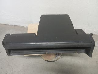 Plastico debaixo do porta luvas  golf mk2