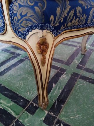 Sillón estilo Luis XVI azul