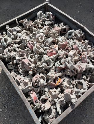 Vendemos grapas para andamios Europeo