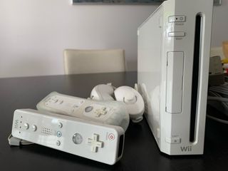 Nintendo Wii, consola más accesorios 