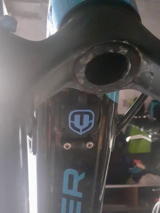 MONDRAKER Tapa Azul Mejorada Estanca Puerto Carga