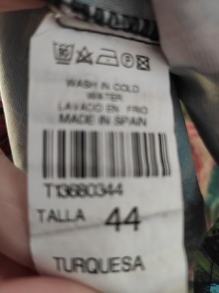 Blusón estampado de fondo negro