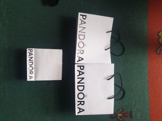 Caja y bolsas Pandora