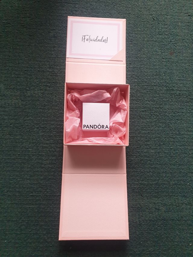 Caja y bolsas Pandora