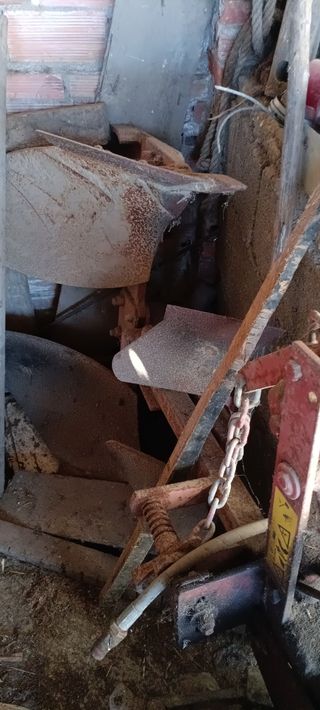 Arado jgn(30 a 60 CV)