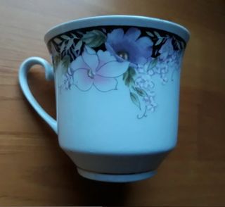 8 tazas de porcelana China de Ningbo.