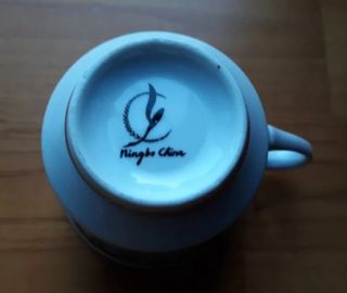 8 tazas de porcelana China de Ningbo.