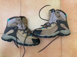 Bota de montaña mujer