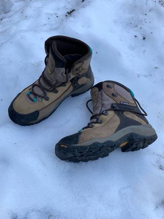 Bota de montaña mujer