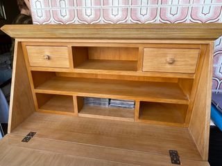 Aparador escritorio de madera. Bureau
