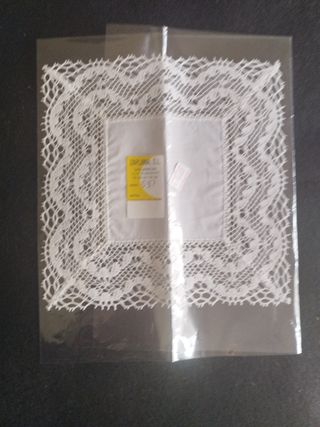 Paño blanco con encaje