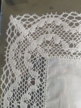 Paño blanco con encaje