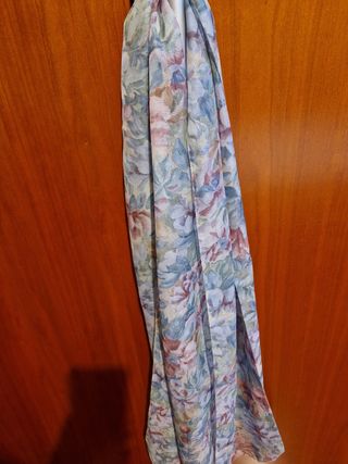 Sciarpa leggera in fantasia floreale