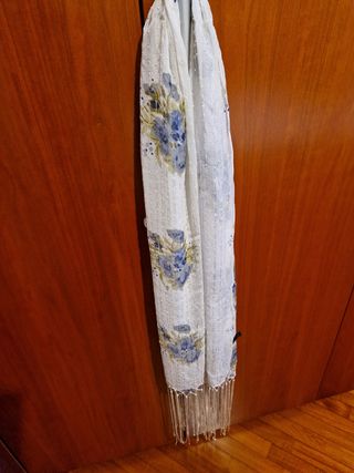 Sciarpa in viscosa con frange