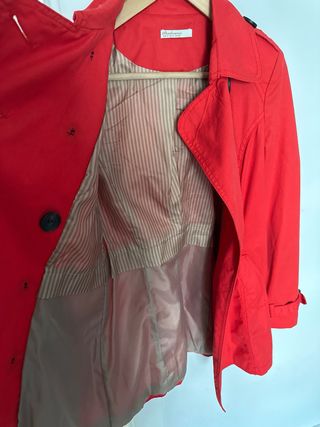 Gabardina roja