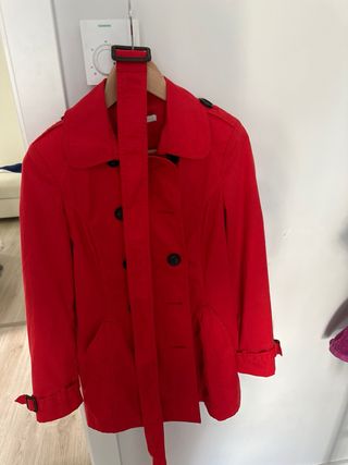 Gabardina roja