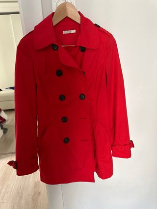 Gabardina roja