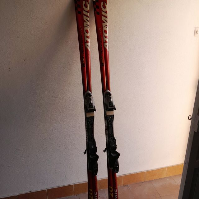 Esquies Atomic 9.20  1,85